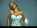Cette superbe blonde d�couvre son sublime corps