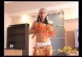 Danseuse de samba aux seins XXL fini a poil